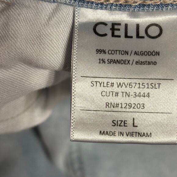 Cello Light Wash Distressed Denim Shorts Size Large - Picture 8 of 12